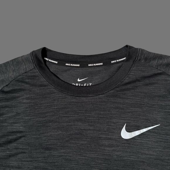 Nike Dry Medalist Running Top Grey XL NWT 891424-060 - Picture 4 of 9